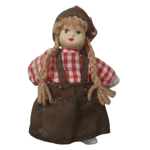 Bambola testa di porcellana vintage 5,5" vestito rosso gingham corpo pieno di sabbia Cottagecore - Foto 1 di 5