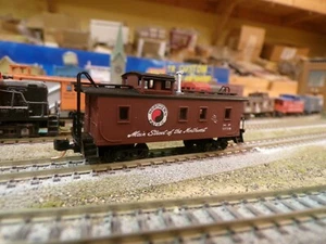 MADERA DEL PACÍFICO NORTE # 1778 escala N caboose pintado personalizado - Imagen 1 de 2