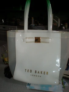 Ted Baker London Bolsa de Plástico Blanca, 12 X 10.5 X 4. Bolsa de Compras Gran Forma - Imagen 1 de 5
