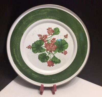 Plato de cena Golden Rabbit II Jean Wilkes 11” esmaltado geranios rosas Foto 1 de 4