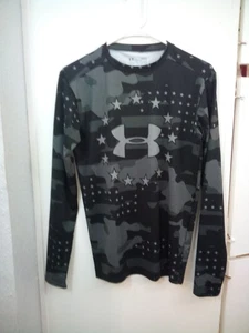 Under Armour HeatGear Compression Shirt Mens L Long Sleeve Camo Stars Tight Fit - Picture 1 of 6
