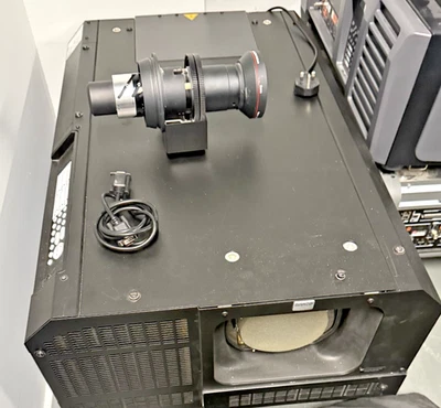 Cinema Projector: Barco D Cine Premiere Alchemy DP2K-8S (Lense included) - Image 1 of 3