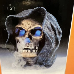 Spooky Village Misting Fog Led Light Skull Skeleton Head and Adapter Halloween - Picture 1 of 6
