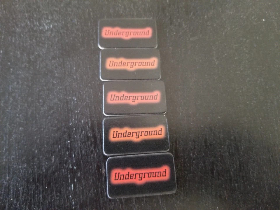 5 entradas de tarifa subterránea Scotland Yard negras y rojas -En muy buena condición- piezas de juegos de mesa Foto 1 de 1