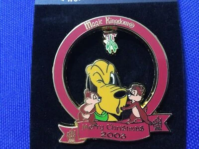 Prendedor Disney WDW Feliz Navidad 2003 Magic Kingdom Pluto Chip & Dale Mistletoe Foto 1 de 3
