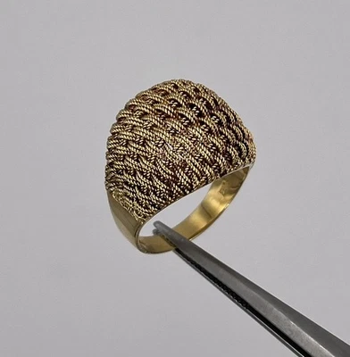 18k 黄金女士网眼圆顶戒指 尺寸 7.25 7.0 克 — 第 1/4 张图片