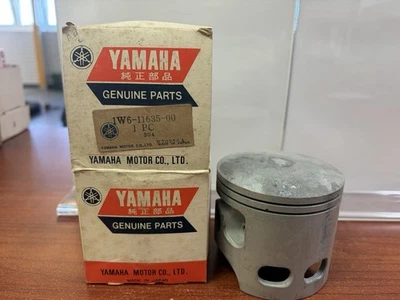 NEW NOS Yamaha Piston 1st O/S 1977-78 IT400 PART# 1W6-11635-00-00 - Image 1 of 4