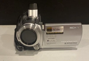 Sony Handycam HRD-UX7 20x Zoom DVD Camcorder No Charger Untested - Picture 1 of 6
