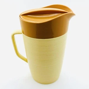 Vtg MCM Raffiaware by Thermo-Temp 9” Ribbed Pitcher with Lid Caramel Brown Trim - Picture 1 of 12