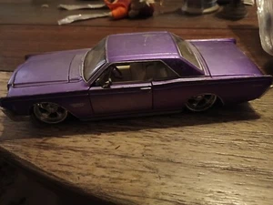 1:26 Maisto Purple /Silver 1966 Lincoln Continental Pro Rodz Rare Pre-Owned - Picture 1 of 7