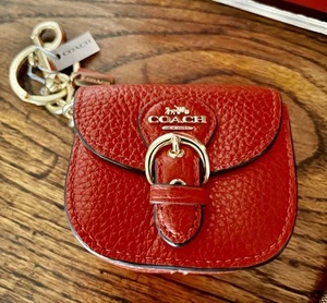 NUEVO CON ETIQUETAS Coach Hebilla Llavero Bolso Dije Llavero Cuero Moneda Rojo C5701 - Imagen 1 de 1