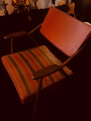 SILLÓN RESPALDO PIVOTANTE METAL Y VINILO MCM VIKO BAUMRITTER Foto 1 de 4