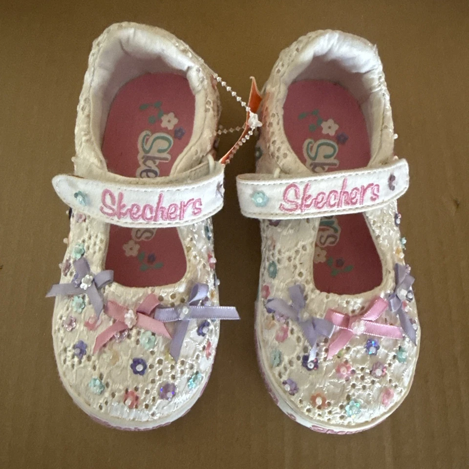 Zapatos SKECHERS Lentejuelas Arcos Fiesta Niñas Blanco Rosa Púrpura Talla Niño Pequeño Juvenil 8.5 Foto 1 de 4