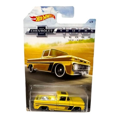 Camionetas Chevrolet Chevy Hot Wheels 2018 Custom '62 100 años amarillas Foto 1 de 4