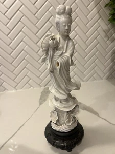 Guanyin KwanYin Blanc De Chine Chinese Porcelain Figurine Vintage - Picture 1 of 2