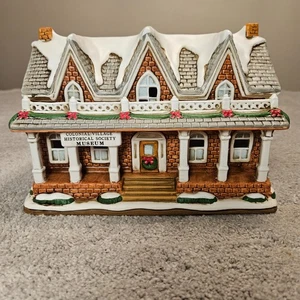 Vintage 1994 Lefton Colonial Village Historical Museum Lighted Christmas House - Picture 1 of 13