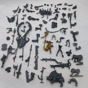 Menge (50+) Warhammer 40k und Fantasy Teile und Stücke - Bild 1 von 7
