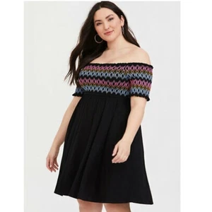 Torrid Größe 1 Damen schwarz bestickt Design gesmoktes schulterfreies Kleid - Bild 1 von 6