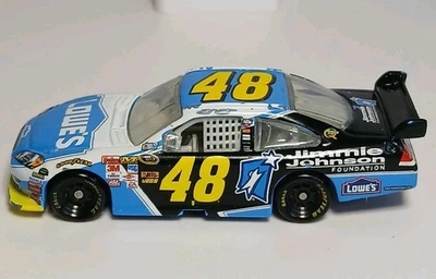 Acción Jimmie Johnson #48 Lowe’s 2009 Impala NASCAR DieCast 1/64 Foto 1 de 4