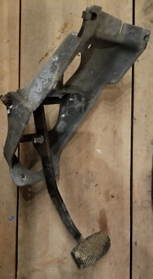 Brake Pedal Asy 1980-86 Ford Truck F150 F250 F350 1986 86 85 84 83 82 81 80 1985 - Image 1 of 4