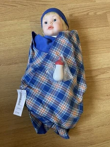 BNWT  FAO schwarz soft body Baby Doll with Blanket & Bottle + FREE pyjama set - Picture 1 of 7