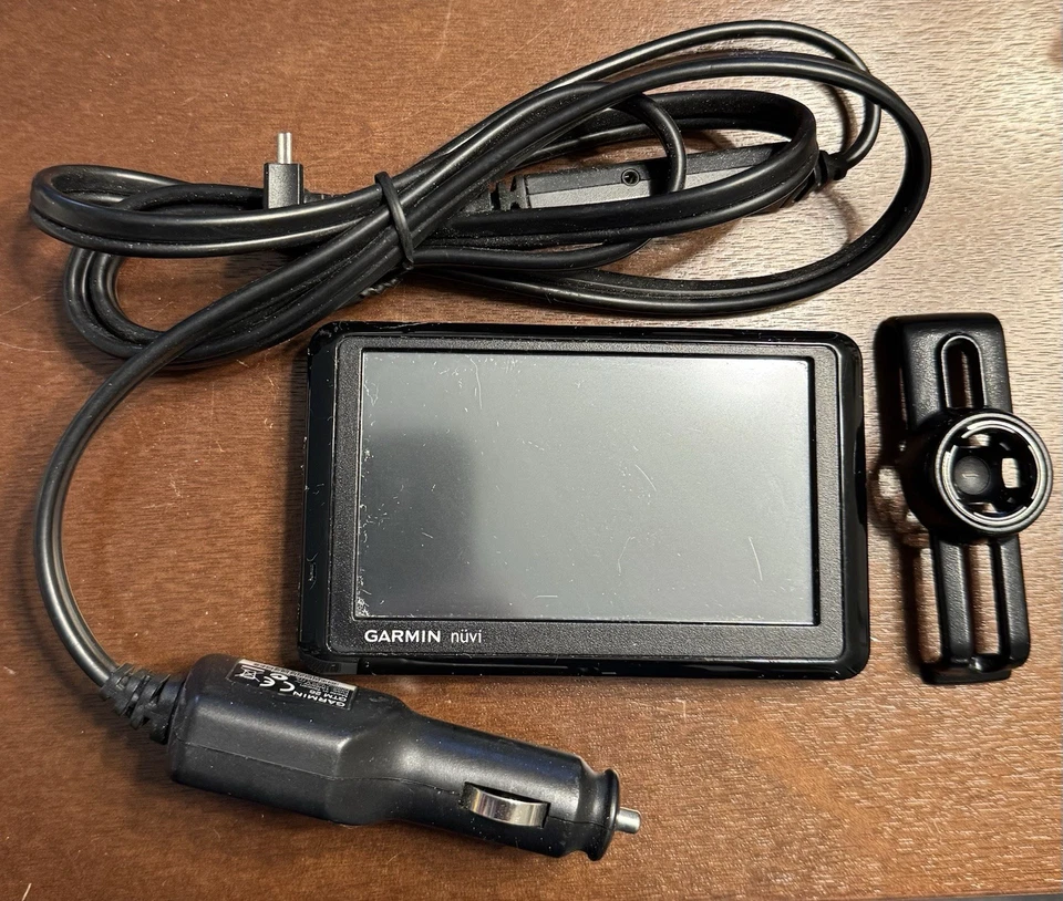 Garmin Nüvi 1370 Portable GPS Navigator Bundle - Image 1 of 3
