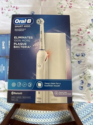 Cepillo de dientes eléctrico Oral-B Smart 4000 - blanco más 12 cabezales de repuesto Foto 1 de 4
