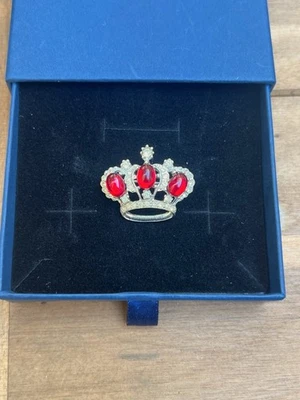 Vintage Rhinestone Crown Brooch With Red & Clear Stones Gold-Tone Metal - Image 1 of 4