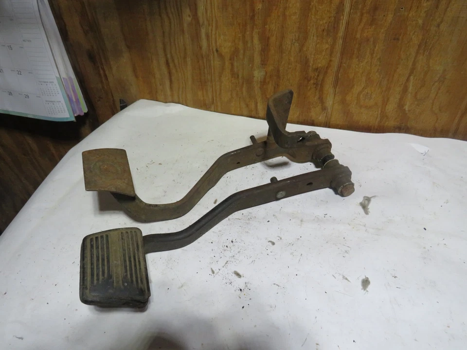 68 Oldsmobile Cutlass 442 Clutch brake pedal assembly - Image 1 of 4