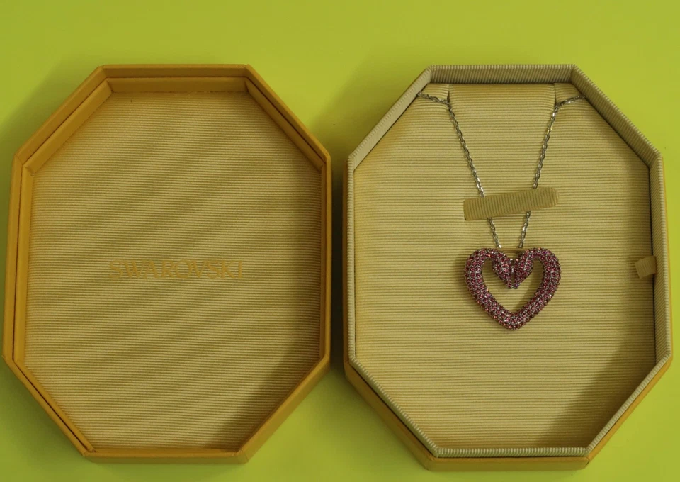 AUTHENTIC SWAROVSKI Una Necklaces Pendant Swan Heart # 5631931