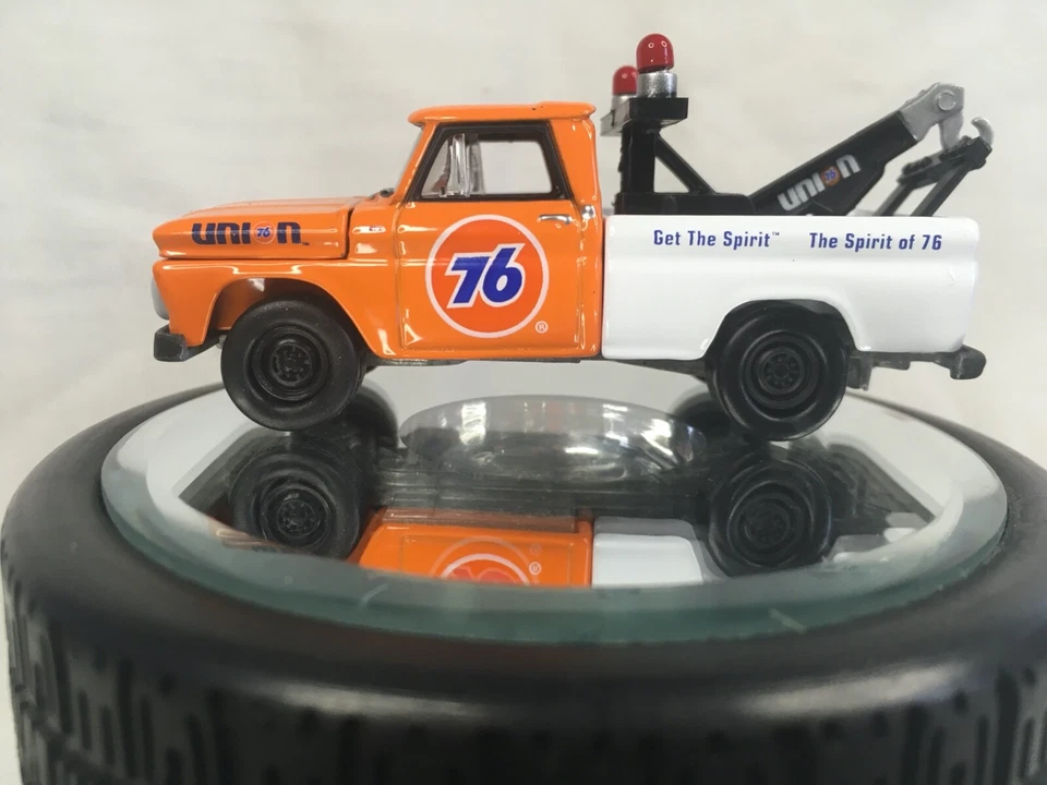 Johnny Lightning  1965 Chevrolet C10 Unocal 76 Tow Truck - Opening Hood! - Loose - Image 1 of 4