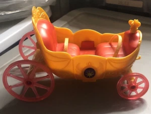 Disney Junior Sofia the First Royal Coach with Rabbit 7.5” - Picture 1 of 6