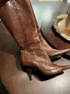 EUC STUNNING BRONX HIGH BROWN LEATHER BOOT(US 8)-GORGEOUS! - Image 1 of 4