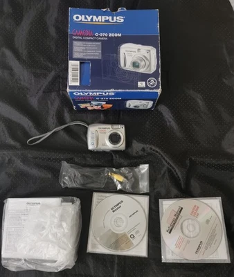 Olympus Digital C-370 Zoom 3.2 Megapixel Camera With Instructions - Image 1 of 4