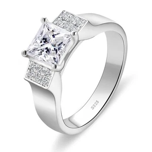 Anillo de compromiso solitario moissanita corte princesa 1,2 quilates para mujer color D... - Imagen 1 de 5