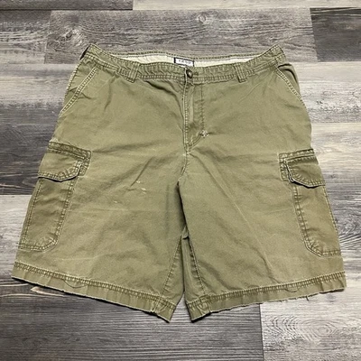 Vintage Y2K Izod Cargo Shorts Men's Size 36 Green Baggy Skate Grunge - Image 1 of 4