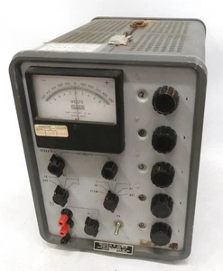 Fluke Vintage Differential DC Voltmeter 825A/AG * Weathered * Basic Test OK - Picture 1 of 11