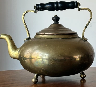 Antigua tetera con patas de latón BENS & TURNER 1900 Toronto Canadá cuello de ganso Foto 1 de 4