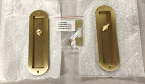 Signature Hardware 8-1/2" de alto redondeado puerta de bolsillo emergente latón satinado - Imagen 1 de 4