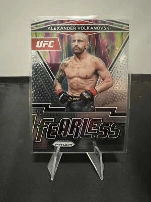 2021 Panini Prizm UFC Debut Edition Alexander Volkanovski Fearless Insert #17 - Image 1 of 2