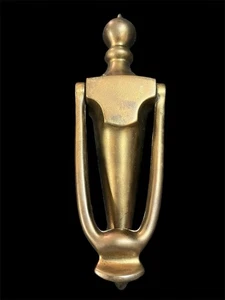 Llamador de puerta vintage de latón fundido satinado de 7 1/2" L diseño Milford. - Imagen 1 de 4