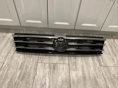Volkswagen Tiguan 5NA R-Line 2016 2017 parrilla central superior delantera 5NA853653 OEM Foto 1 de 4