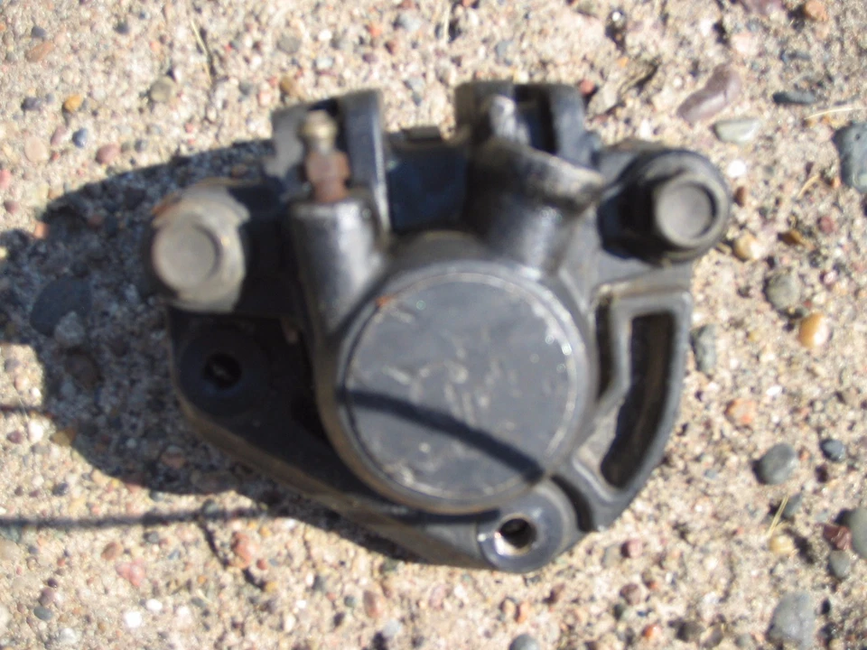 1981 81 Suzuki GS 550 E GS550E Front Brake Caliper GS550L  - Image 1 of 1