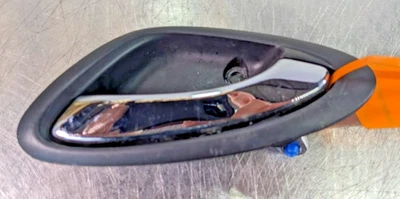 HONDA JAZZ INTERIOR HANDLE FRONT OFFSIDE RIGHT MK1  (2001 - 2008) - Image 1 of 4