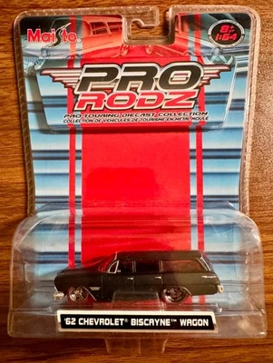 Chevrolet Biscayne Wagon Chase Maisto Pro Rodz 1:64 '62 negro con neumáticos rojos Foto 1 de 3