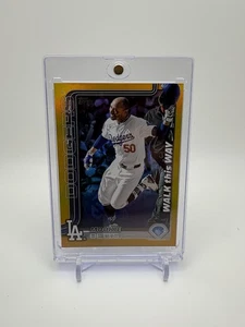 2025 Topps Series 1 - Mookie Betts Celebrations Walk This Way 11/50 WTW-17 SSP - Picture 1 of 6