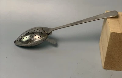 Scissor Style Tea Infuser Steeper Metal spoon VINTAGE - Image 1 of 3