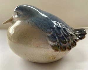 Large GLAZED POTTERY BIRD PLUMP QUAIL STYLE Hues Blue & Grey SHARP POINTED BEAK - Picture 1 of 14