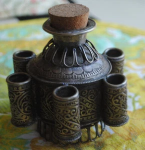 ANTIKES ÄGYPTISCHES NAHÖSTLICHES PERSISCHES TINTENFASS AUFWENDIGE METALLARBEITEN - Bild 1 von 8