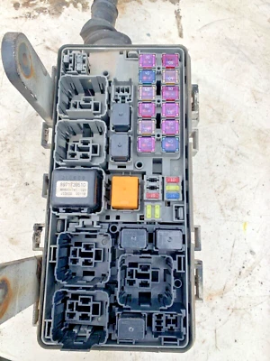 2008 TO 2010 ISUZU NPR W4500 W5500 4HK1-TC FUSE BOX TESTED GOOD SEE PICS - Image 1 of 4